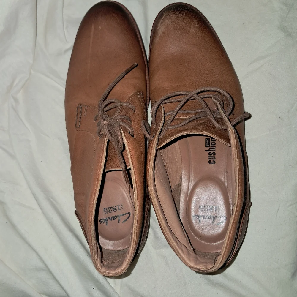 CLARKS 1825 Brown Leather Ankle Chukka Boots Men’s Size 8.5